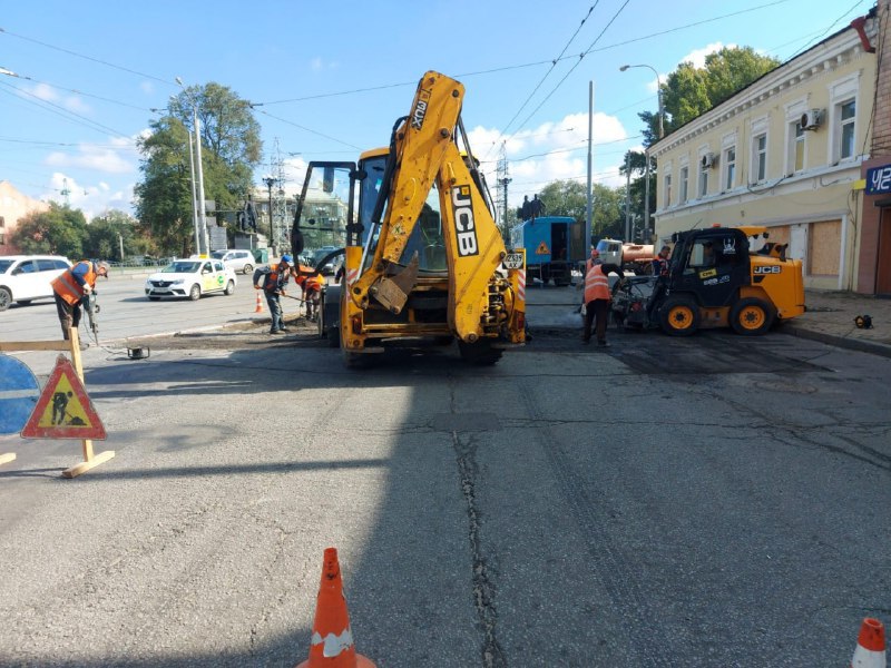 Ремонтується проїжджа частина низки вулиць Харкова